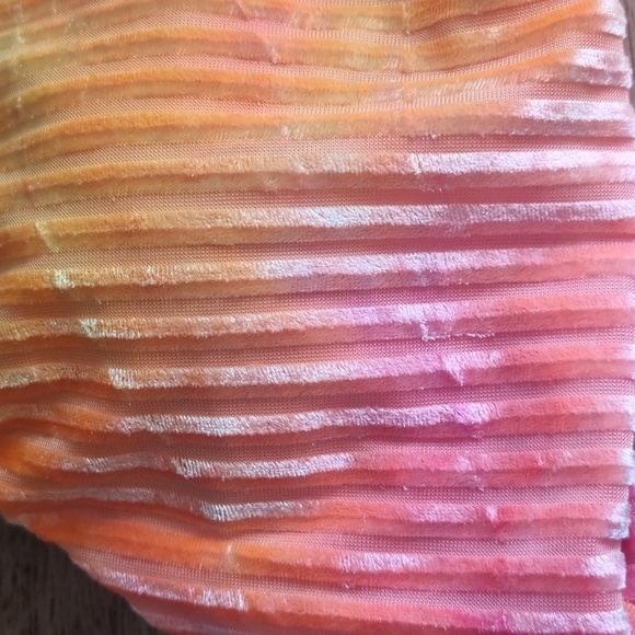 NWT Dippin Daisy's One Shoulder Bikini Top - Picture 2 of 4